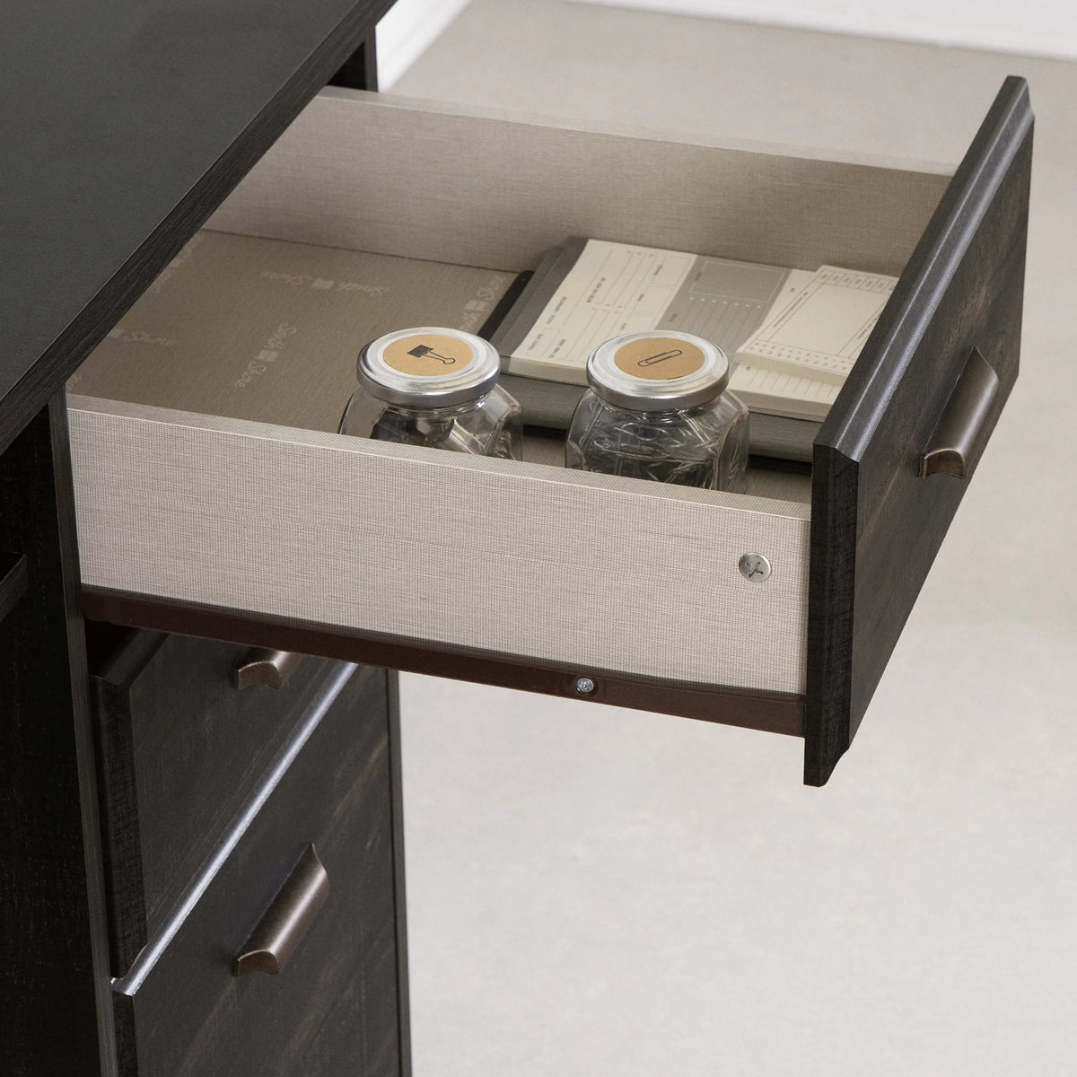 Computer Desk with Hutch U458179